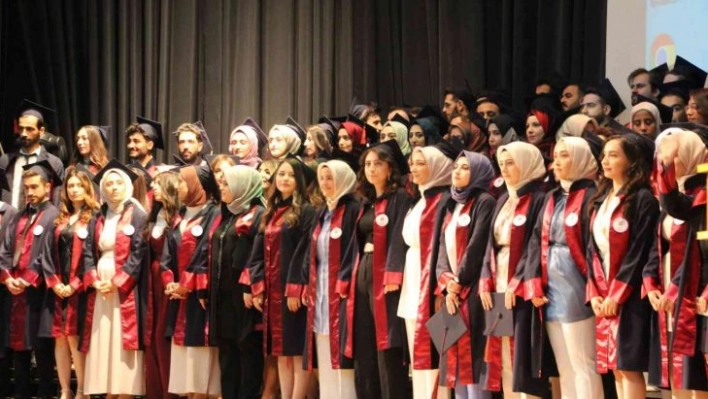 Fırat Üniversitesi 34. dönem tıp mezunlarını uğurladı