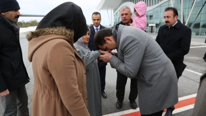 Fırtına nedeniyle şehit cenazesi Tokat'a indirilemedi