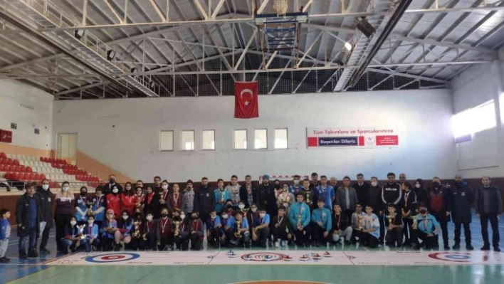 Floor curlingte şampiyonlar belli oldu