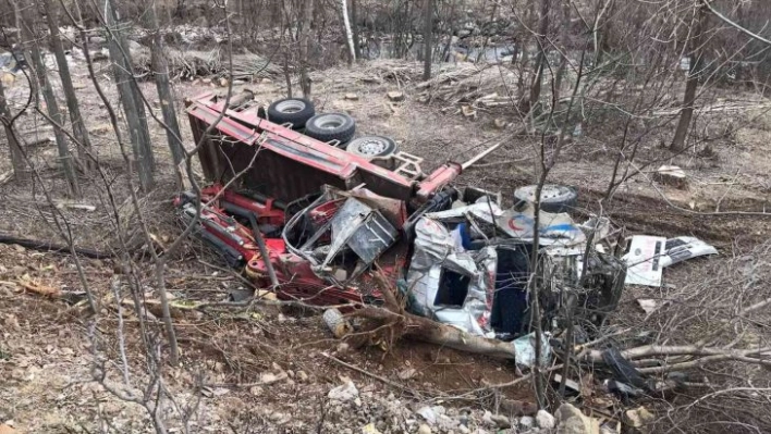 Freni boşalan vinç şarampole uçtu