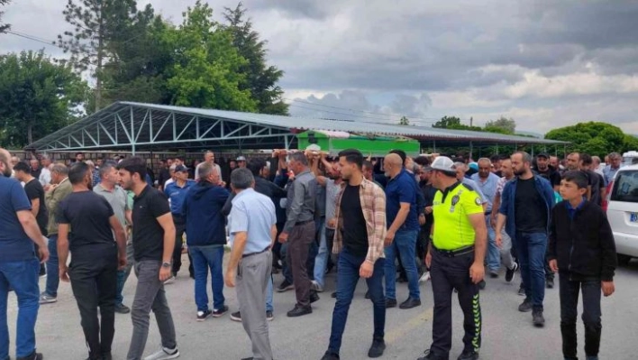 Futbolcu Hasan'ın annesi toprağa verildi