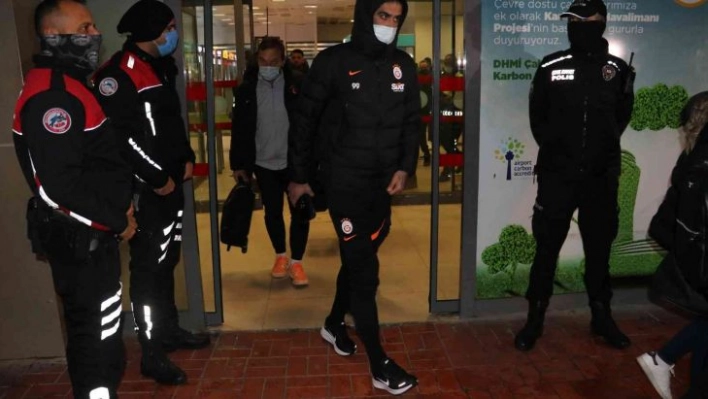 Galatasaray Adana'ya geldi