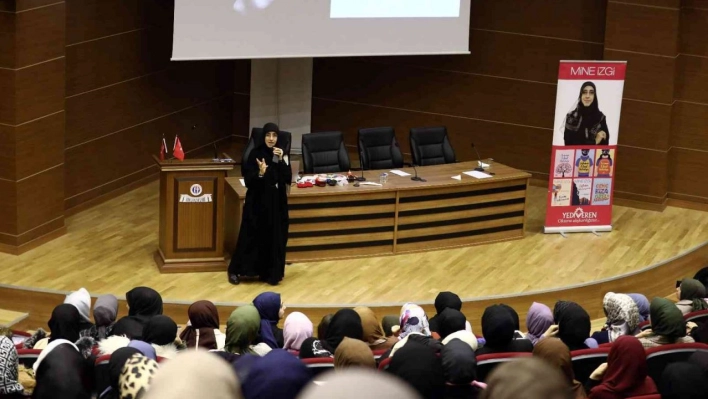 GAÜN'de 'En yüce duygu annelik' konferansı