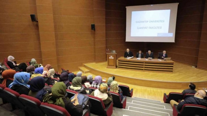 GAÜN'de 'Etkili Arapça öğretme - öğrenme teknikleri anlatıldı