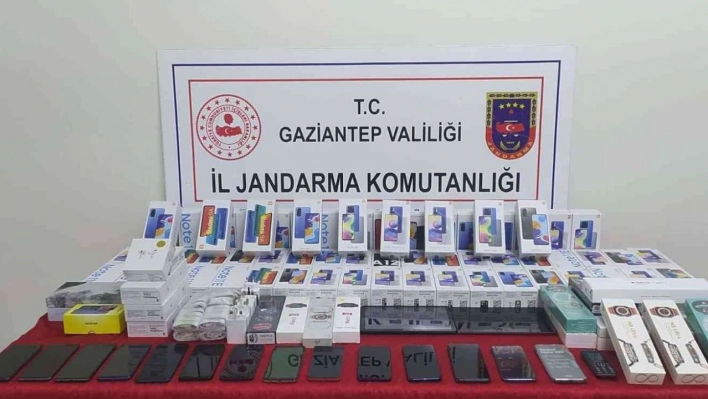 Gaziantep'te 1,5 milyon liralık kaçak teknolojik ürün ele geçirildi