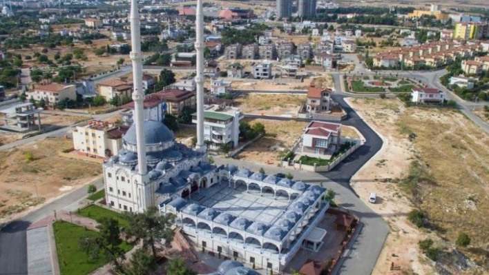 Gaziantep'te cami kapısını benzinle yakan şahıs gözaltına alındı