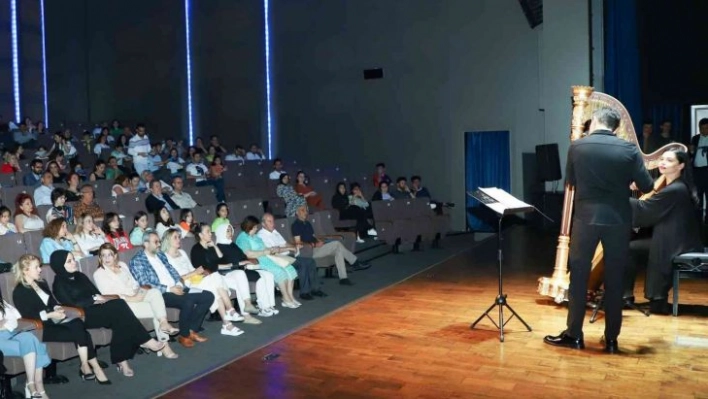 Gaziantep'te dünyaca ünlü Türk arpist ve flüt sanatçısından unutulmaz konser