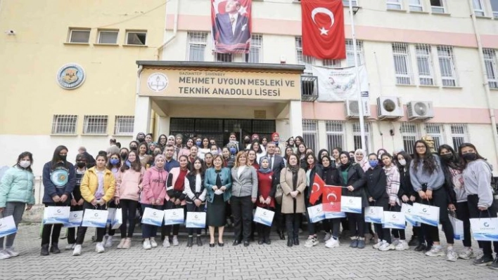 Gaziantep'te kitap okuyan gençler ödüllendiriyor