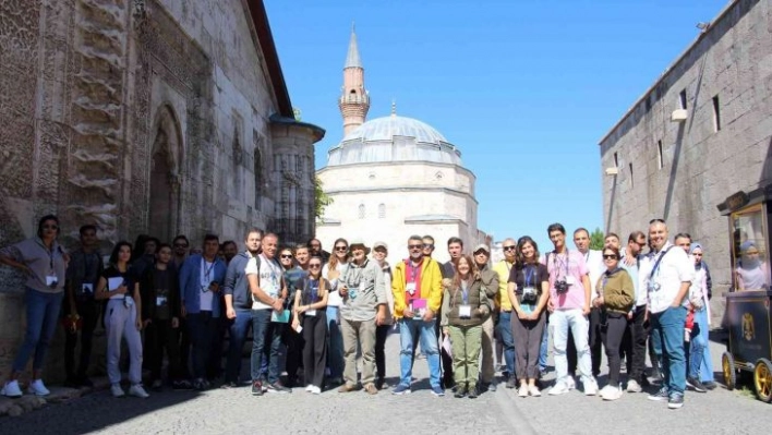 Geleceğin turist rehberleri açık hava müzesinde eğitim alıyor