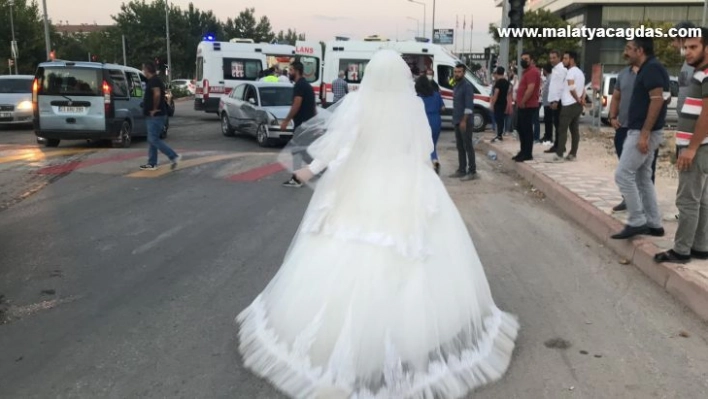 Gelin düğünü bıraktı, trafik kazasında yaralanan teyzesine koştu