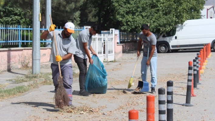 Genel temizlik çalışmaları devam ediyor