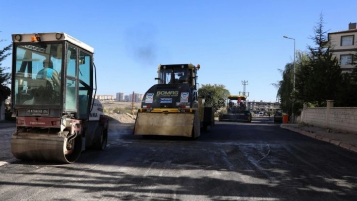 Gökkent Mahallesi'nde 5 sokakta yeni yol çalışması yapıldı