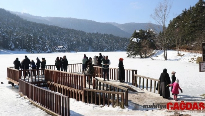 Gölcük Tabiat Parkı, yarıyıl tatiliyle ziyaretçi akınına uğradı