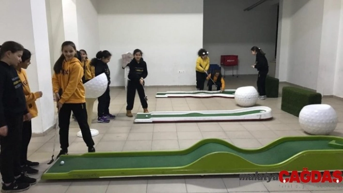 Golf okullara taşındı