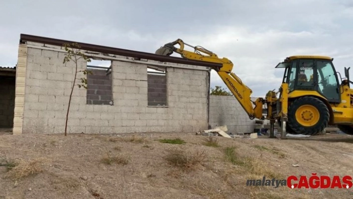 Göreme'de 46 kaçak yapı yıkıldı