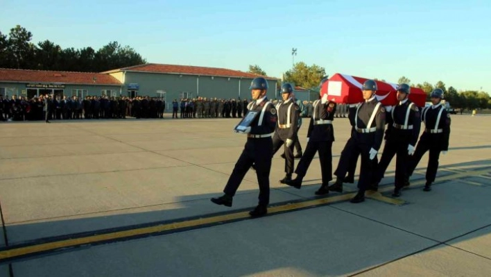 Görevi sırasında kazada şehit olan Özsoy'un cenazesi memleketine geldi