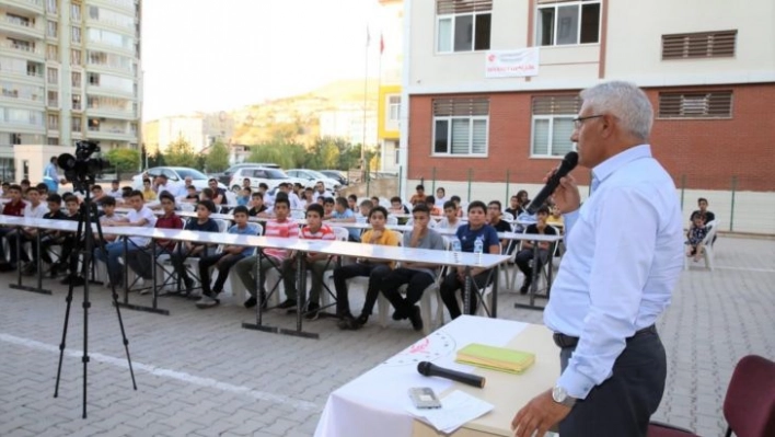 Güder: Değerlerimize sahip çıkan gençler yetiştirmeliyiz