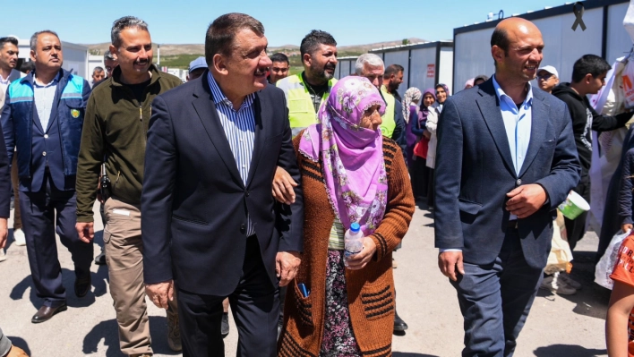 Gürkan, Depremin üçüncü günü Malatya'ya şehir plancılarını getirdik