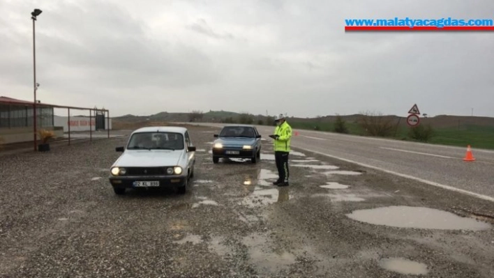 Güvenlik güçleri vatandaşları seyahat konusunda bilgilendiriyor