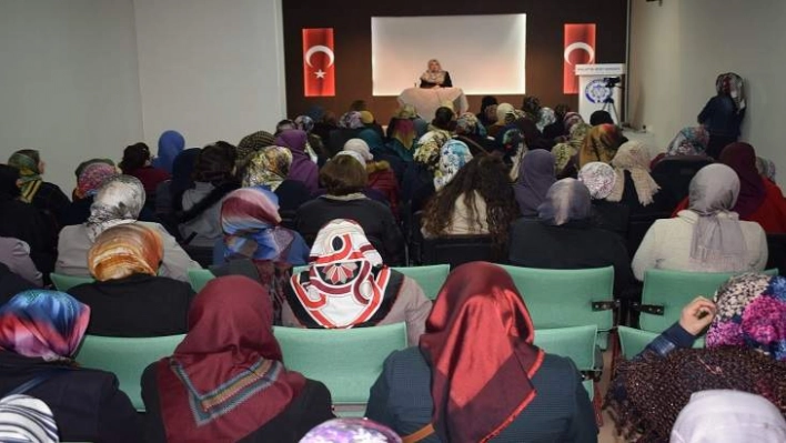 Efendimizi Anlamak Konferansına Yoğun İlgi