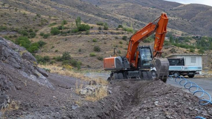 Hekimhangüzelyurt'a3 Kilometrelik İçmesuyu Hattı