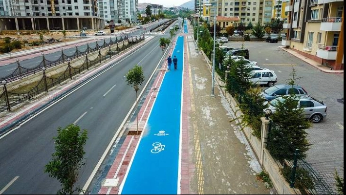 Büyükşehir Barguzu Caddesi'nde Son Rötuşlarını Yapıyor