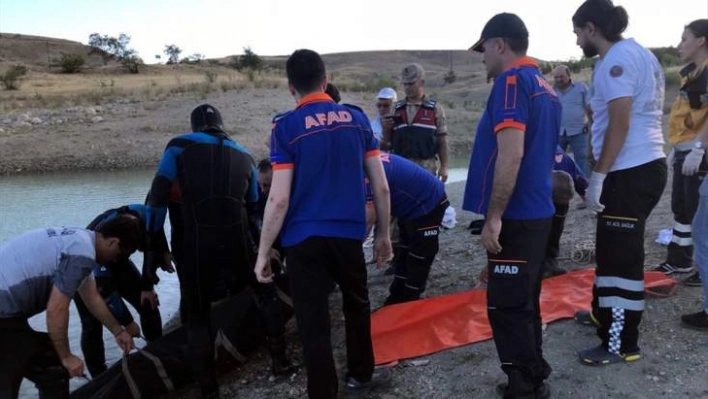 Elazığ'da gölete giren genç boğuldu