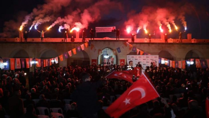 Eskimalatya'da miting gibi toplantı