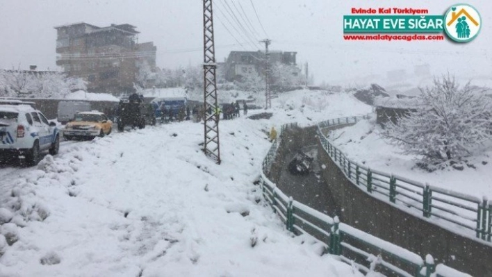 Hakkari'de trafik kazası: 5 yaralı