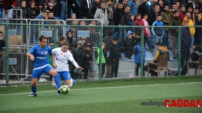 Hakkarigücü kendi evinde 3-2 yenildi