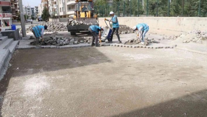 Haliliye'de 4 mahalle daha parke taşıyla döşeniyor