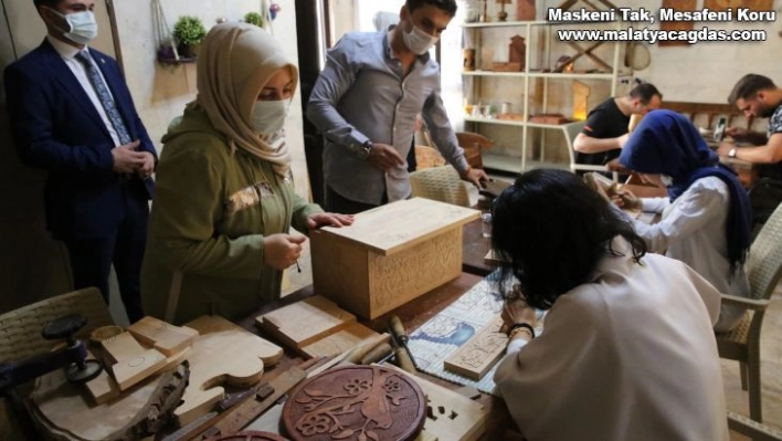 Haliliye'de emek sanata dönüşüyor