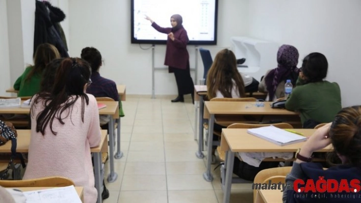 Haliliye'de öğrenciler ücretsiz kursta sınavlara hazırlanıyor