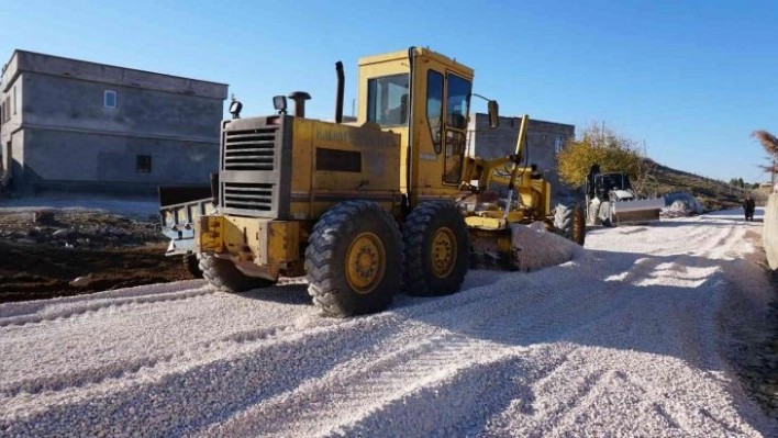 Haliliye'nin dört mahallesinde yol çalışması