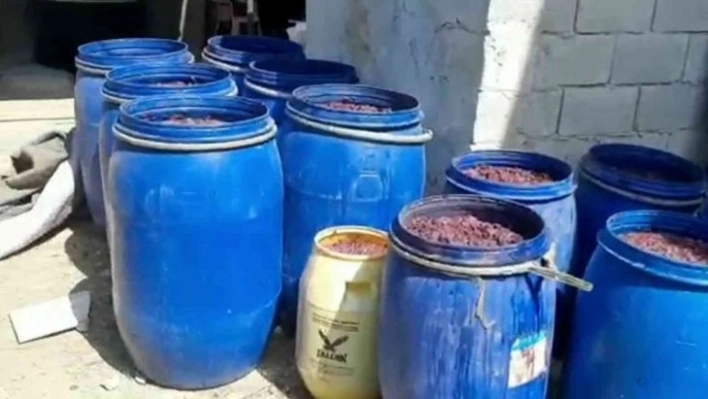 Hatay'da 4 bin 250 litre sahte içki ele geçirildi