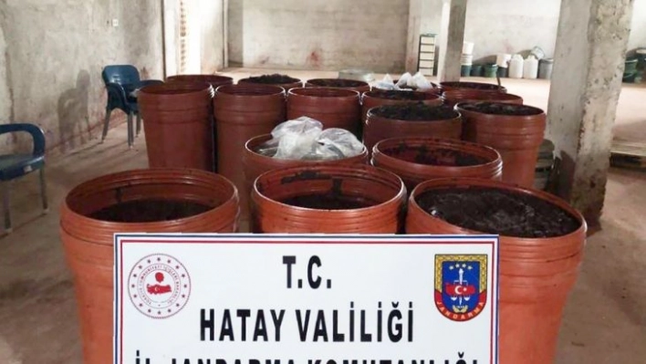 Hatay'da 4 ton 900 kilo bozuk biber salçası ele geçirildi