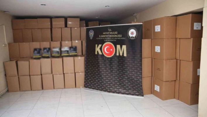 Hatay'da 8 ton kaçak tütün, 50 bin adet makaron ele geçirildi