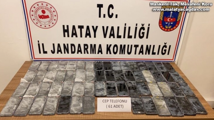 Hatay'da at arabası ile cep telefonu kaçakçılığı yapan şüpheli yakalandı