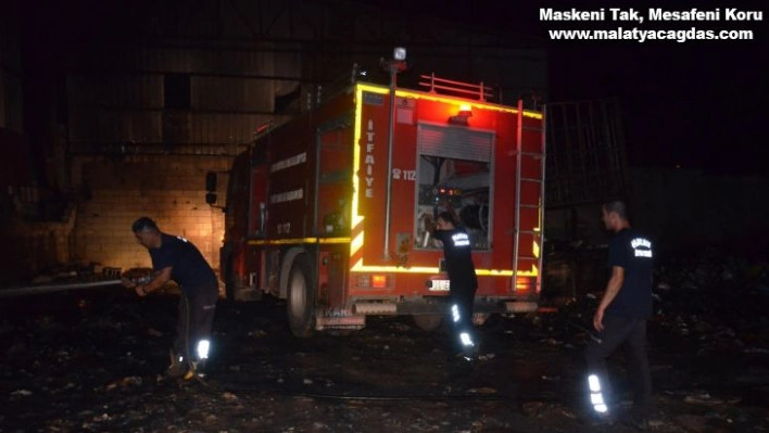 Hatay'da hurdacıda çıkan yangın 2 saatte söndürüldü