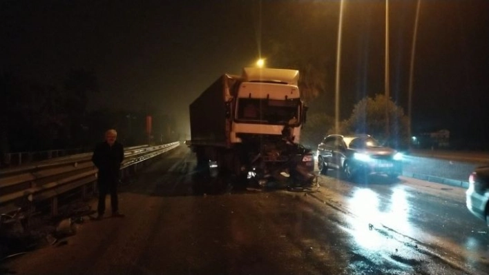 Hatay'da iki tır çarpıştı: 1 yaralı