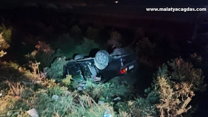 Hatay'da kontrolden çıkan otomobil bahçeye uçtu