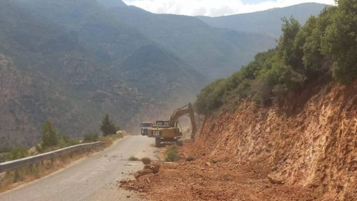 Hatay'da yayla yollarında bakım onarım yapılıyor