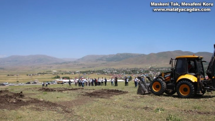 Hayırsever iş adamından Varto'ya yüksekokul