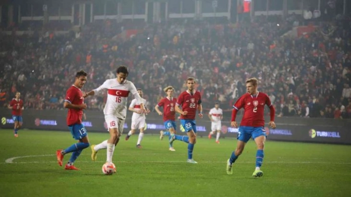 Hazırlık maçı: Türkiye: 1 - Çekya: 0 (İlk yarı)