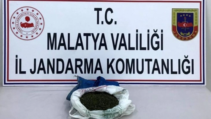 Hekimhan'da bir evde 400 gram esrar yakalandı