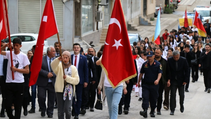 Hekimhan'da Gençlik Yürüyüşü düzenlendi