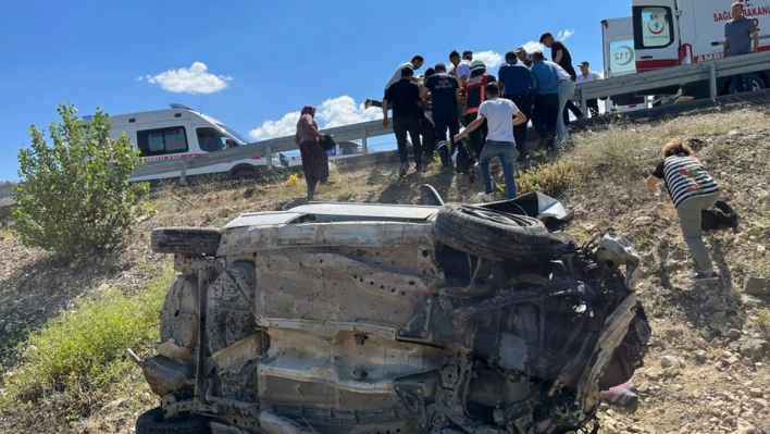 Hekimhan'da Şarampole devrilen otomobildeki 3 kişi yaralandı