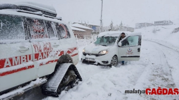 Hemodiyaliz hastaları paletli ambulansla kurtarıldı