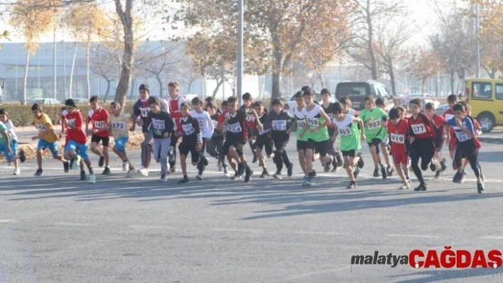 Heyet-i Temsiliye Atletizm Yarışmalarının İlk Gün Müsabakaları Sona Erdi