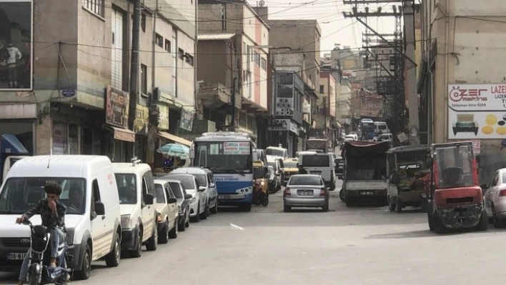 Hırsızların karşılaştığı anın güvenlik kamerasına yansıdığı mahalle hırsızlardan bıktı